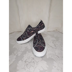 Blowfish Canvas Women's Slip-on Sneaker Size 7, New